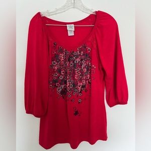 Red shirt with flowers 3/4 sleeves L